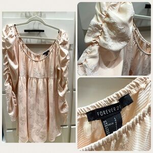 Forever 21 casual dress, short, short sleeve.